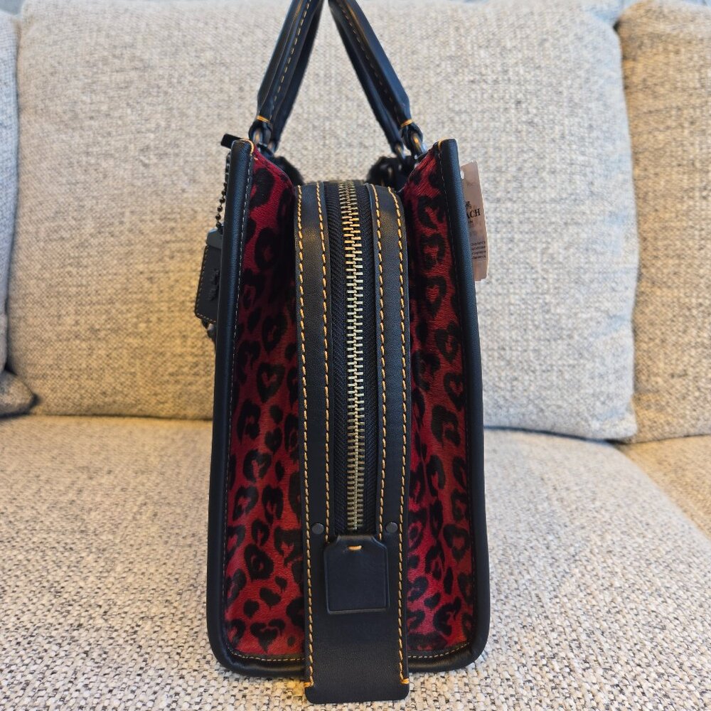 ♡♡SOLD♡♡ Coach Wildbeast Rogue 30 Red/Black - Picture 10 of 16